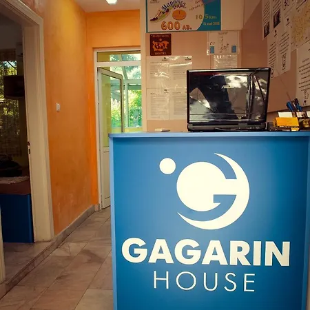 Gagarin House Hostel *